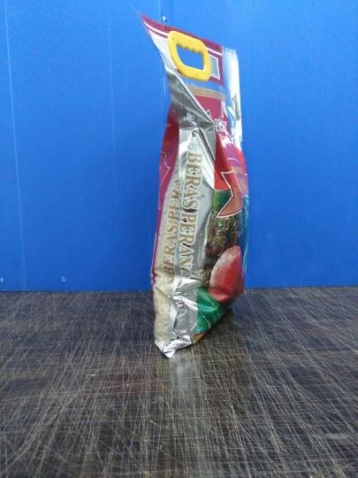 5kg Laminated 3 Side Seal Bag with Plastic Handle 3.jpg